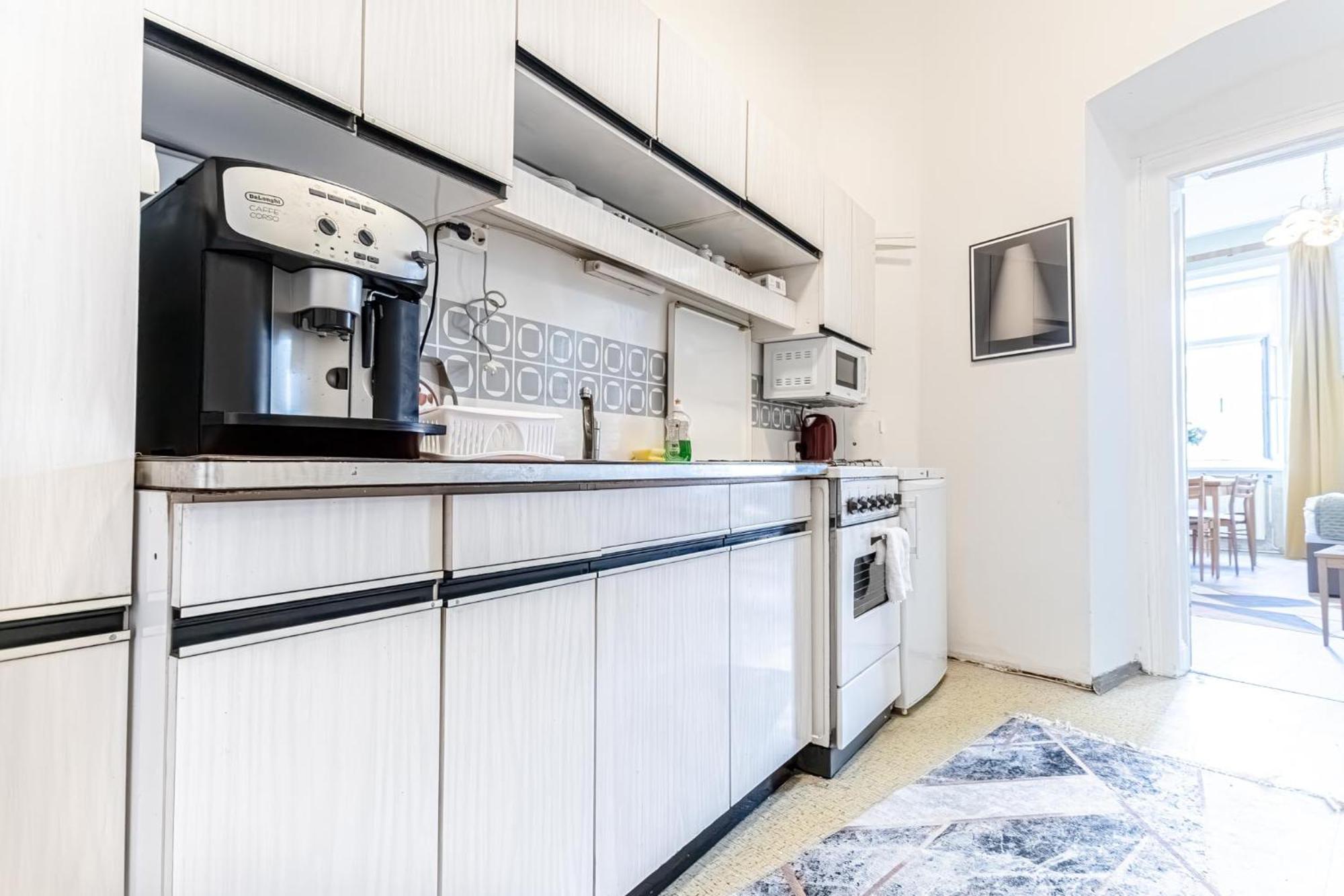 Vintage 1br With Shared Garden - U6 Metro & Danube Apartment