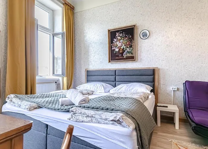 Vintage 1Br With Shared Garden - U6 Metro & Danube