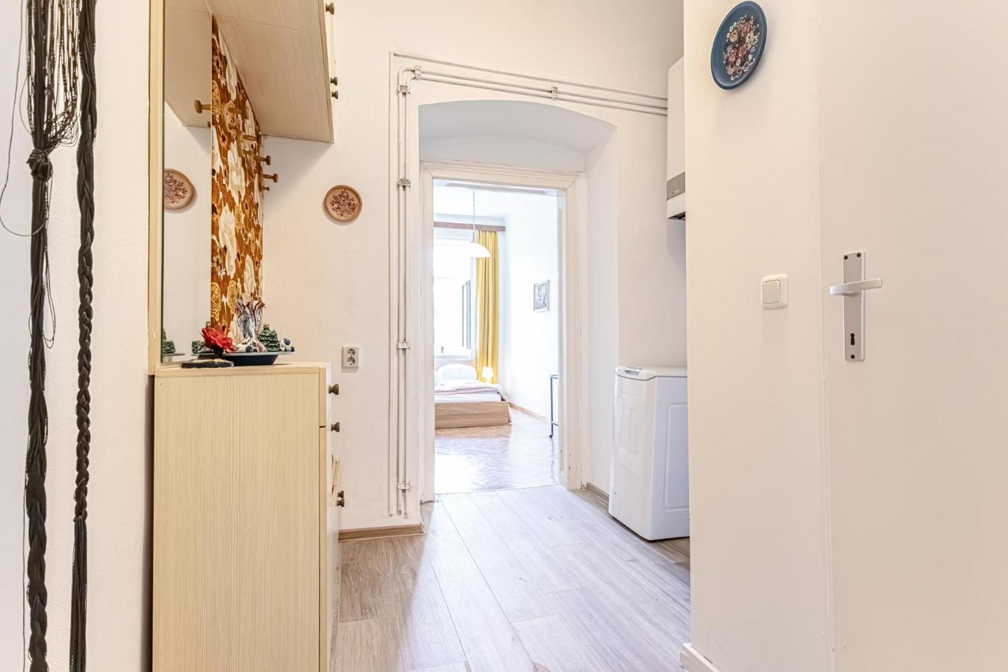 Vintage 1br With Shared Garden - U6 Metro & Danube Apartment Wien