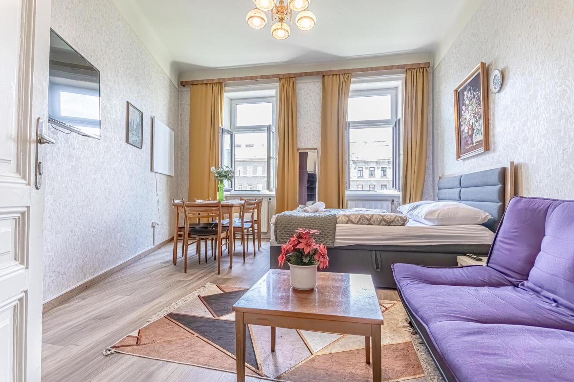 Vintage 1br With Shared Garden - U6 Metro & Danube Apartment