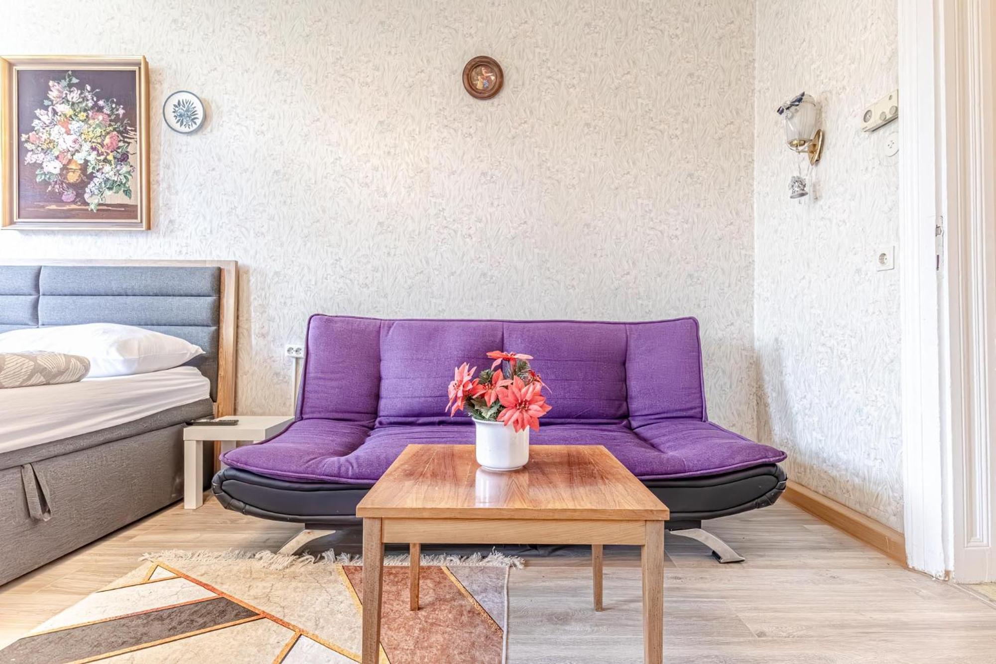 Vintage 1br With Shared Garden - U6 Metro & Danube Apartment *