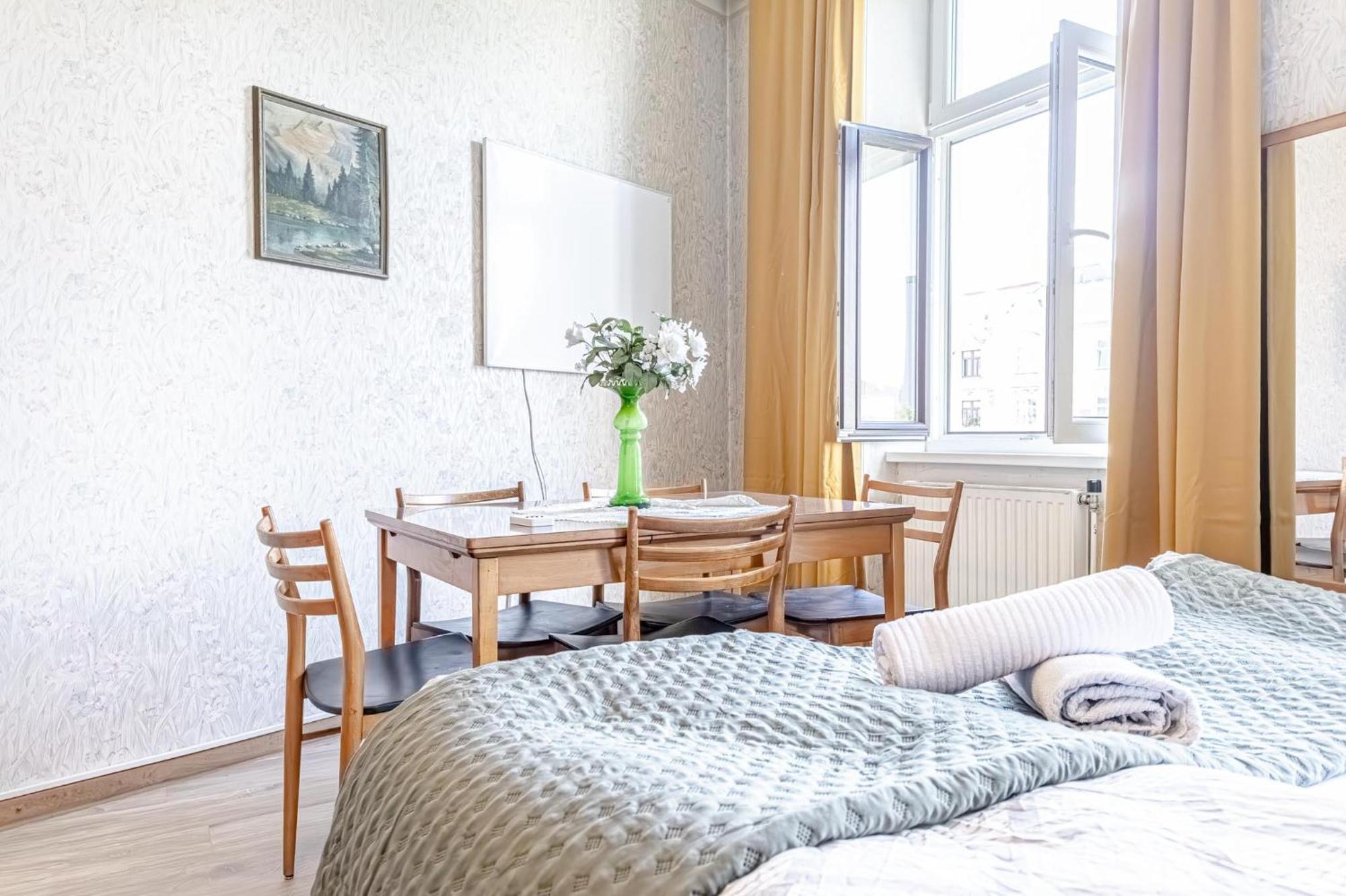 Apartment Vintage 1br With Shared Garden - U6 Metro & Danube